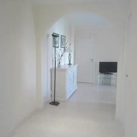 Apartment Centro: Beachfront Charm