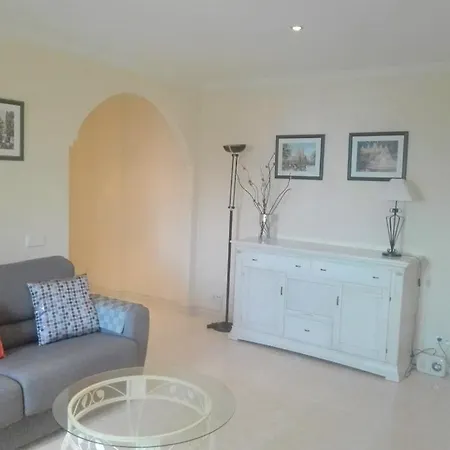 Centro: Beachfront Charm