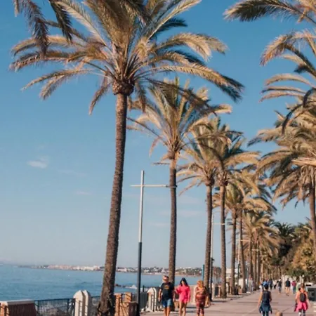 Centro: Beachfront Charm
